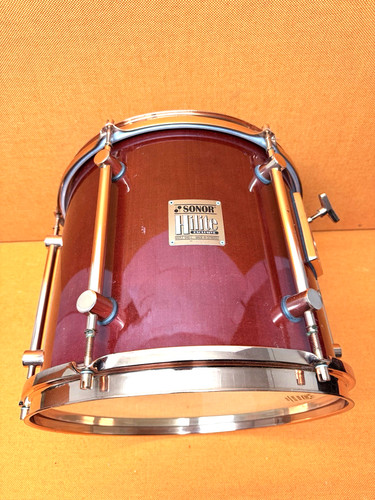 Raro acero rosso esclusivo - , tom