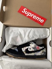 Nike SB Dunk Low x Supreme
