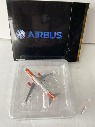 Panda models 400 easyjet - 1:400,