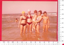 RAGAZZA - DONNA IN COSTUME AL MARE  -  BAMBINI -  FOTOGRAFIA