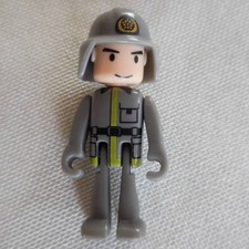 Bambola di plastica per