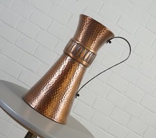 vecchio vaso di fiori in rame