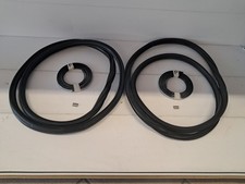 N 2 GUARNIZIONE PARABREZZA  FIAT  500EPOCA  L+ 2 INSERTO CROMATO  E 2 GIUNTI 