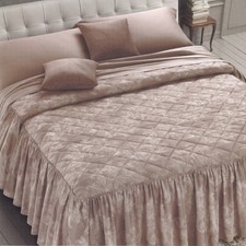 Copriletto trapuntato una