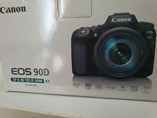 Canon EOS 90D 32,5 Mpx EVIL Camera - Nero (Kit con EF-S 18-135mm IS USM)