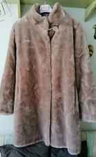 Pelliccia ecologica donna color visone con tasche. Taglia 52