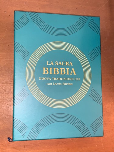 Sacra bibbia nuova - sacra, bibbia,