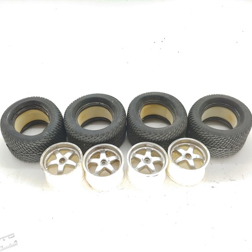 Pneumatici monster truck - 4x,