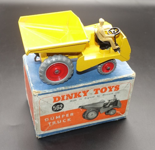 Dinky toys 562 - toys, dumper