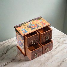 Cassetto in legno dipinto