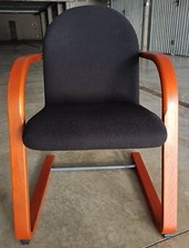 n. 4 eleganti sedie da arredo in morbido e resistente tessuto usate pochissimo