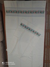 coppia asciugamani ricamati a mano