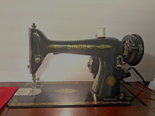 Macchina da cucire vintage Singer 66