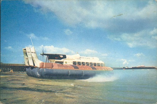 Hovercraft srn6 leaving - ,