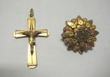 Croce Pendente Cristo Placca Oro Fissa + Spilla Nd Metallo Dorato Religioso