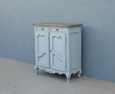 Credenza due ante e due cassetti laccata Shabby Chic con top in noce, L 105 cm!