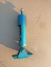 Split hydraulic bottle jack