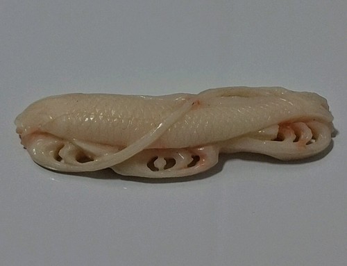 Antico angelo intagliato pelle