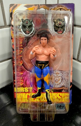2001 ajpw charapro - charapro, tiger