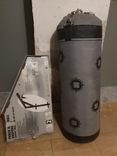 sacco da boxe Domyos 30 Kg con gancio per attacco al muro