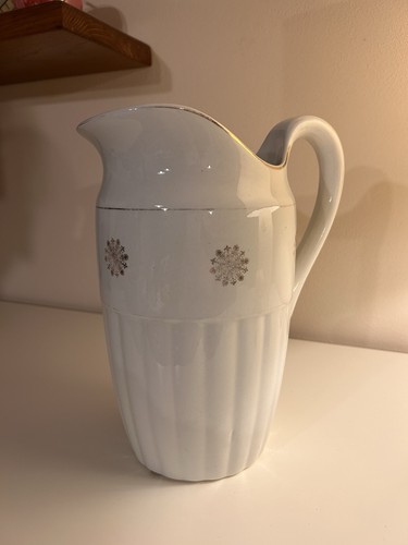 Brocca ceramica bianca - in,