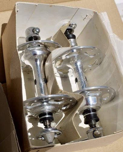 Campagnolo record set - •, •