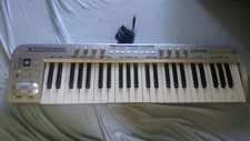 BEHRINGER UMX49 U Control USB Midi Controller Elettronico Tastiera Funzionante 49 Tasti