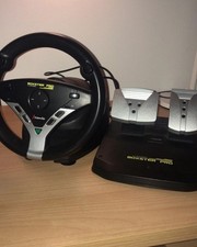Volante e pedali per PC e