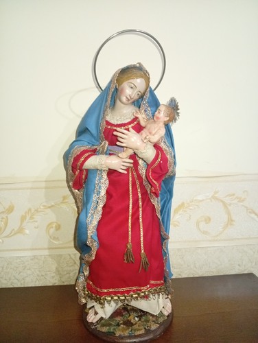 Statue sacre della madonna e - sacre,