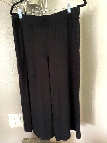 Idealogy black gaucho pants
