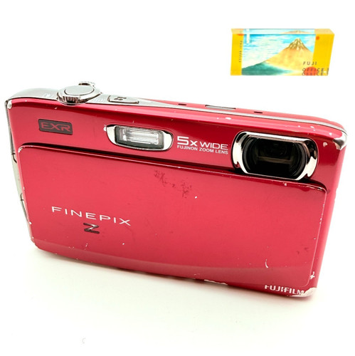 Fotocamera digitale rossa