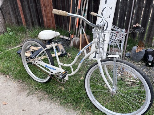 Schwinn cruiser 26in white - schwinn,