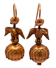 Orecchini revival etrusco, oro giallo, con aquile e sfere