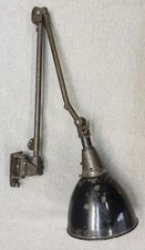 Vecchia lampada snodata