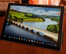 Microsoft SURFACE PRO 4 (1724)