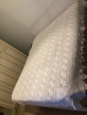 Coperta matrimoniale fatta all’uncinetto le misure sono 200x210 cotone bianco