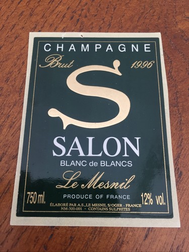 Une étiquette champagne - une,