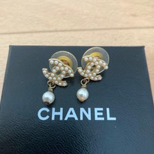 Orecchini Chanel oro perle e
