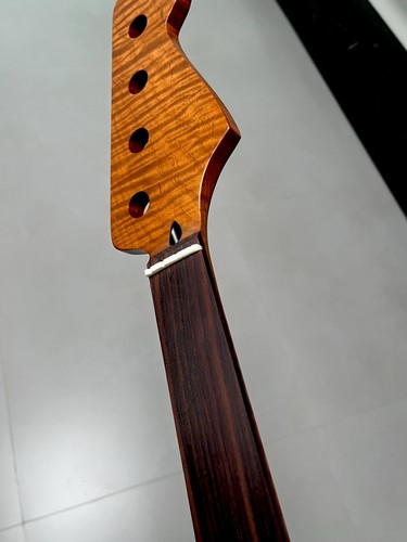 Manico basso chitarra - , corde