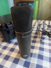 Neumann U87i. Microfono da