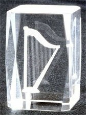 Arpa fermacarte cubo di