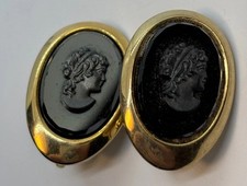 Sarah Coventry cammeo in vetro blu tono oro firmato anni 60