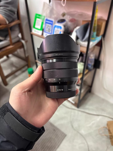 Sony 18 mm f4 oss - mm,