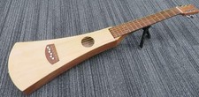Chitarra acustica da viaggio
