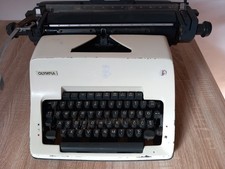 Macchina da scrivere Olympia