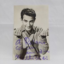 Foto e autografo dell'attore Walter Chiari con dedica. Buone condizioni