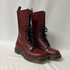 Dr. Martens Mens US 6 boots