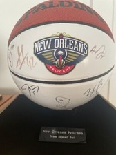Pallone a squadre firmato New Orleans Pelicans (Anthony Davis and Company)