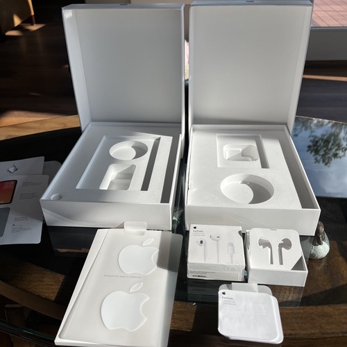 Apple ipad - apple, ear