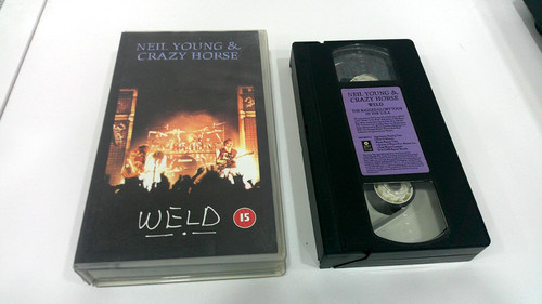 Neil young crazy horse vhs - young,